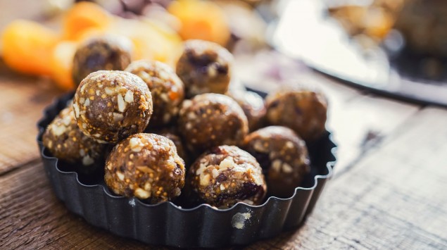Energy-Balls in einer Schale