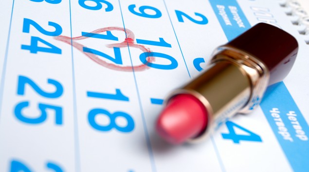Ein Kalender, mit Lippenstift ist ein Darum markiert