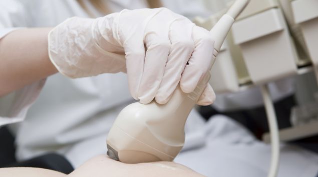 Man sieht eine Sonographie der Brust.